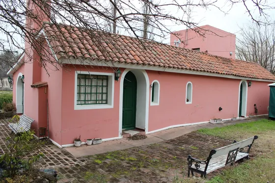 Casa En  Cabalango-frente Al Rio-dos Dormitorios Y Dependencia De Servicio