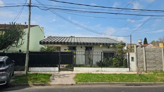 Casa En Venta - 2 Dormitorios 3 Baños - Cochera - 540mts2 - Tigre