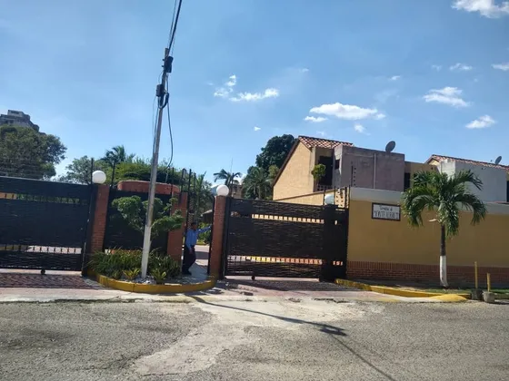 Mariana Castillo Alquila Town House Conjunto Monte Alegre Ii - Inth-197