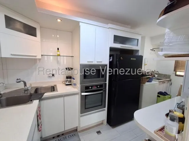 #*25-21059 Hermoso Apartamento En Venta Ubicado En Zona Este Barquisimeto, Cercano A Principales Centros Comerciales, Colegios, Restaurantes Y Otros Comercios , Barquisimeto, Lara. Adelaida Armeya
