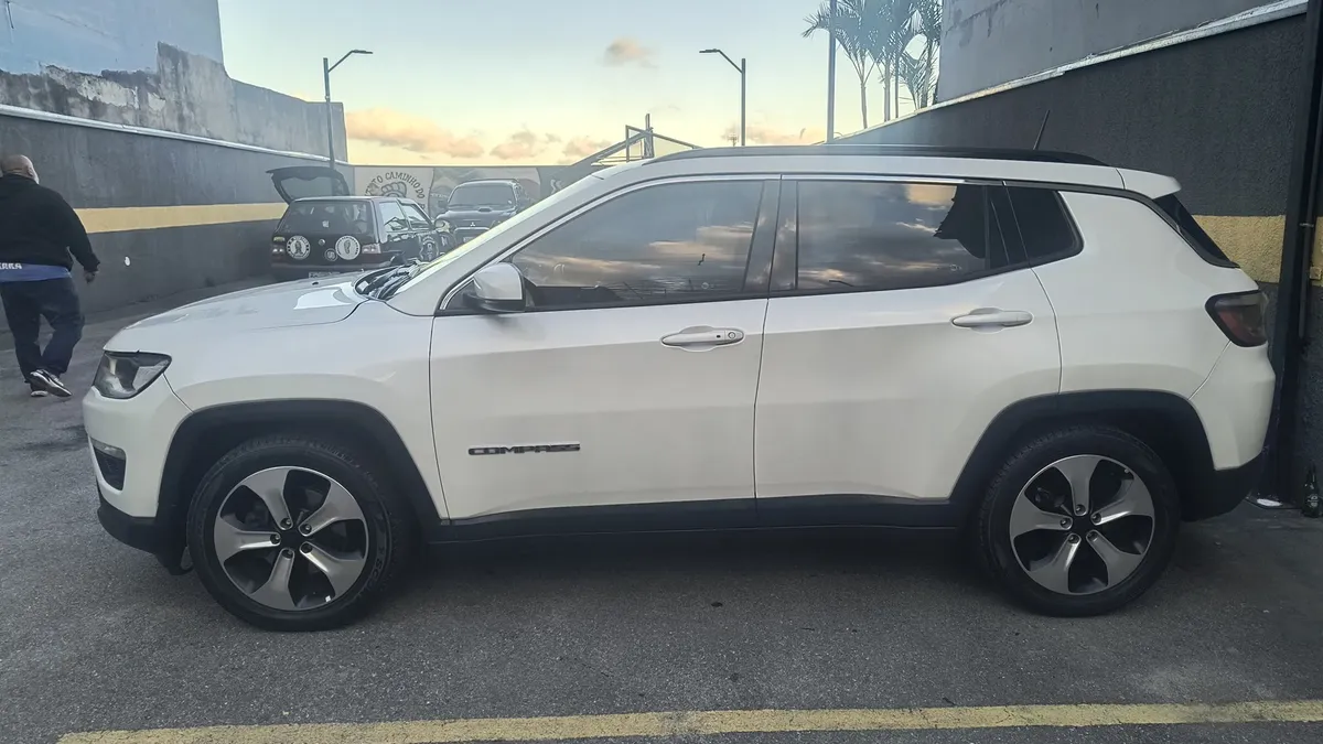 Jeep Compass 2018 2.0 Longitude Flex Aut. 5p — foto 9