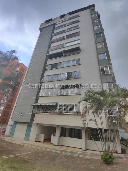 Apartamento En Venta, Urb. Santa Paula