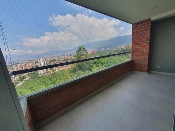 Venta De Apartamento En Envigado Con Vista A La Ciudad