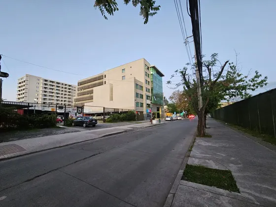 Arriendo Amplia Oficina En Edificio Bicentenario
