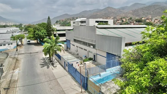 Galpón En Venta 2450 M2 Guarenas Con 1600 M2 De Cava