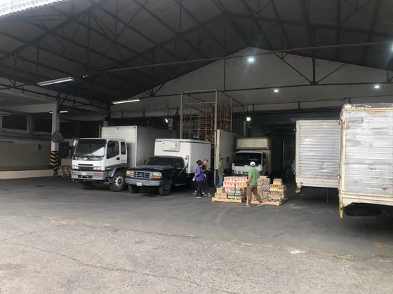 Inmenso Y Estupendo Galpón. Buena Oportunidad De Inversión