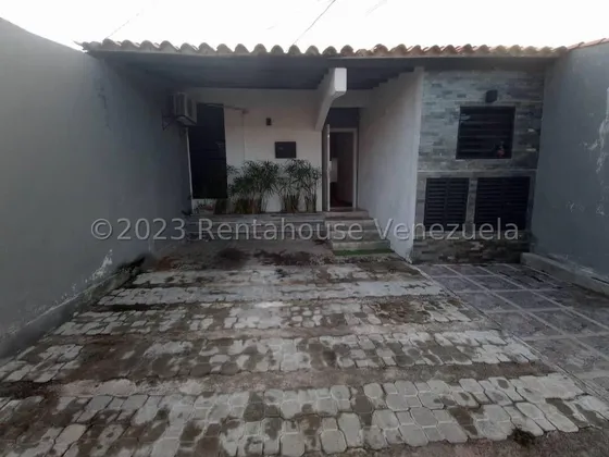 Rosa Rodríguez Vende Casa En La Mora, Cabudare 25-12006