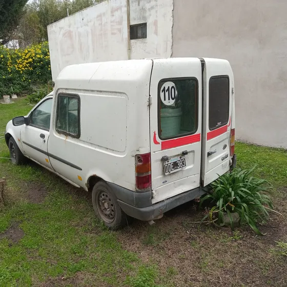 Ford Courier 1.8 Pick-up D Dh