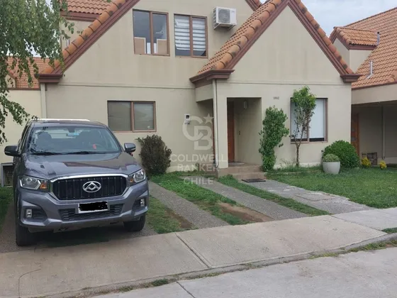 Maderos Norte,  Funcional Y Cómoda Casa