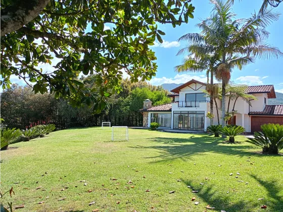 Casa Campestre En Venta Sector Fizebad, El Retiro 