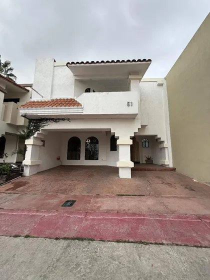 Casa En Venta En Lomas De Agua Caliente