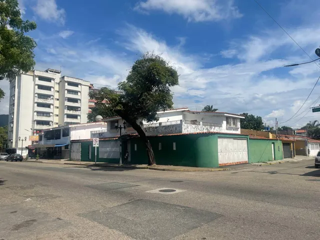 Alquiler De Casa Comercial En Calle 137, Valencia Edo. Carabobo. (yb)