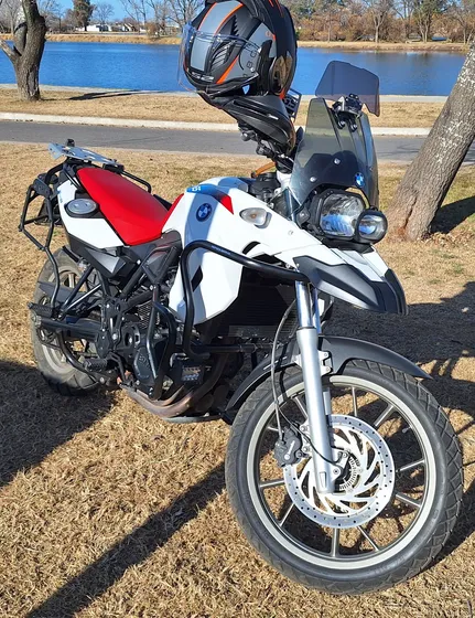 Gs 650 F. 800 Cc. Bicilindrica. Edición 30 Aniversario.