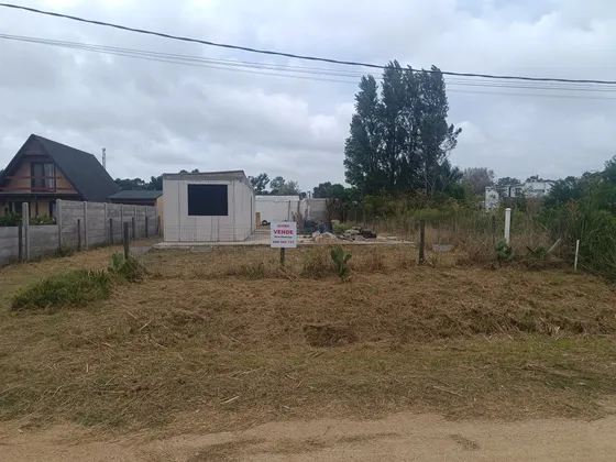 Terreno Con Construcción Y Galpón De Chapa Pre Fabricado