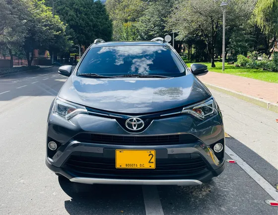 Toyota Rav4 2.0 Street