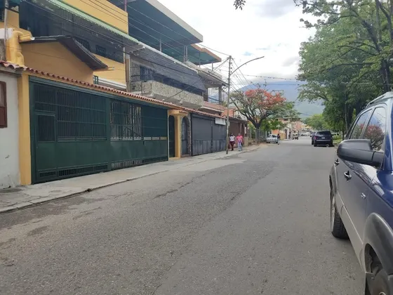 En Venta Galpón Guatire 800mts2
