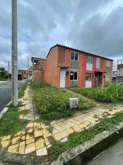 Venta Casa Esquinera En La Urbanización Paisaje De Las Flores Jamundí