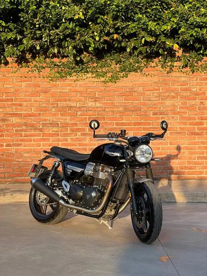 Triumph Speed Twin 1200