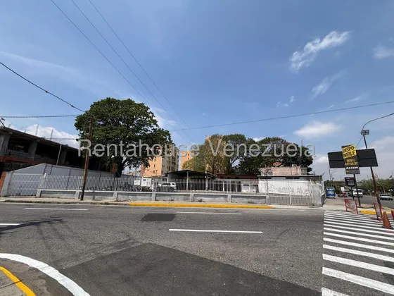 Local Comercial Con Terreno En Venta En Plena Av Pedro Leon Torres, Barquisimeto *& Mehilyn Perez Tu Asesor De Confianza *& 