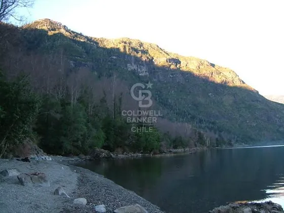 Excepcional Sitio Frente Al Lago Colico