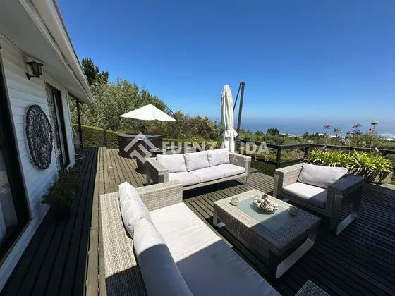 Casa En Venta De 4 Dorm. En Algarrobo