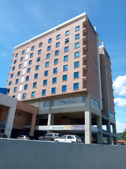 Se Vende Oficina En La Torre Del Cristal Naguanagua Ino-015