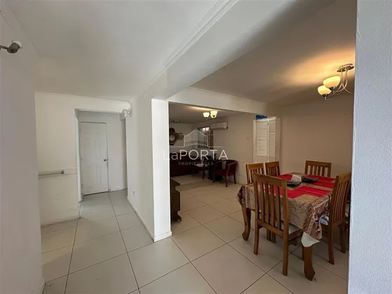 Casa En Venta De 10 Dorm. En Las Condes