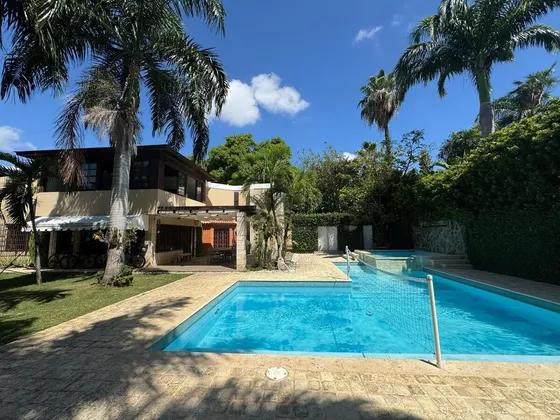 Casa En Alquiler  - Bella Vista