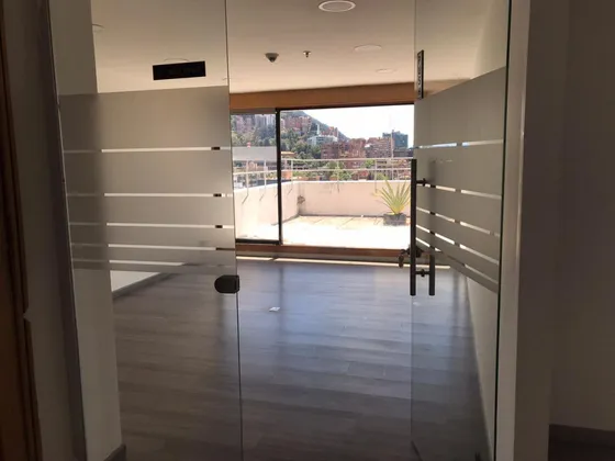 Oficina En Arriendo/venta En Chico Norte. Cod A1105059