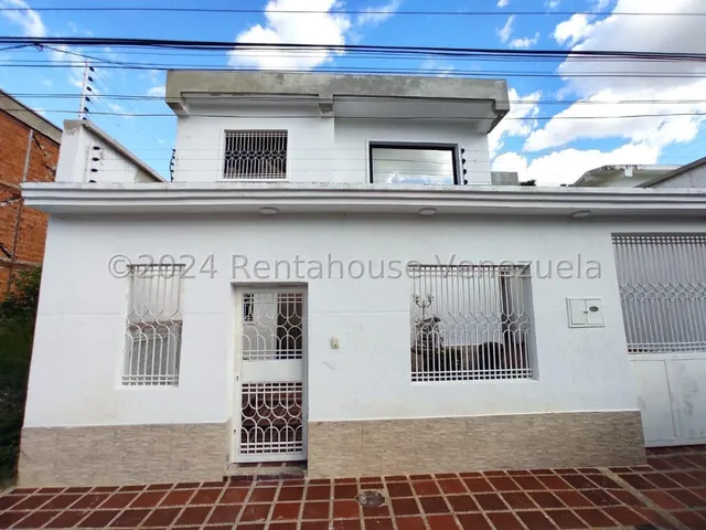 Fabuloso Townhouse En Venta Ubicado En La Morita Urb Villas Ingenio I Db 24-26702