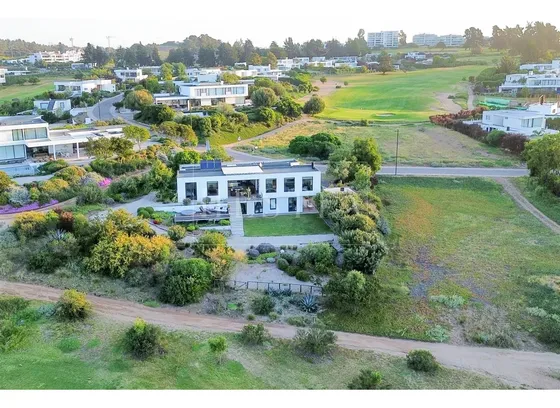 Sólida Casa Soleada Con Las Mejores Vistas De Marbella