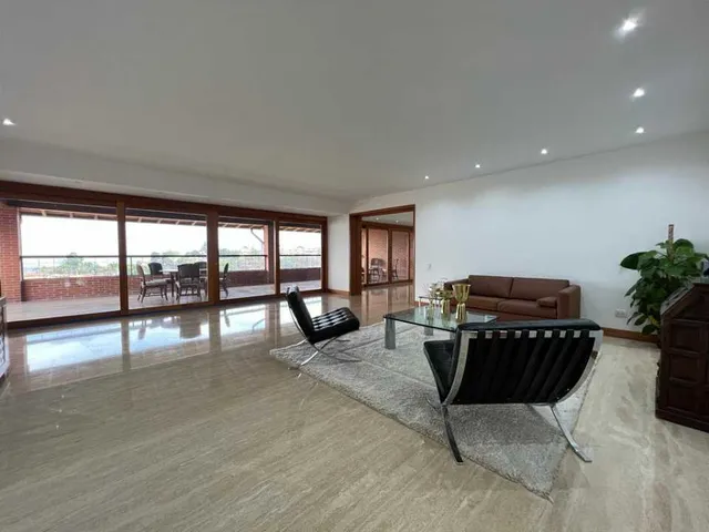 Se Vende Casa En Caurimare Tepui 5h/7b/3p (jc)