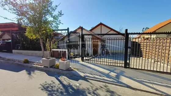 Lomas De Lo Aguirre / Piscina, 4 Habitaciones, Energía Solar