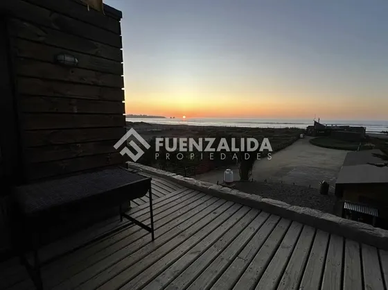 Casa En Venta De 7 Dorm. En Pichilemu
