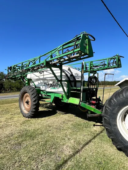 Pulverizadora Metalfor 3000lts