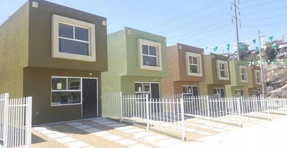 Casa En Venta En Privada Cipres Residencial Excelente Ubicación  Libramiento Sur A Un Lado De Soriana La Obrera, Tijuana.  Precio De Venta $2'400,000.00 Pesos 