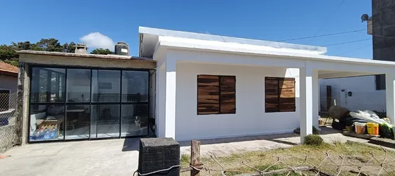 Av. Costanera Entre 71 Y 72 Mar Del Tuyú Casa Frente Al Mar 3 Ambientes Con Gas Natural Independiente En Mitad De Lote Vende Sara Zapata Inmobiliaria