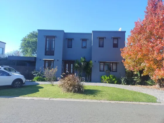 Excelente Casa  Barrio San Lucas Village-retasado