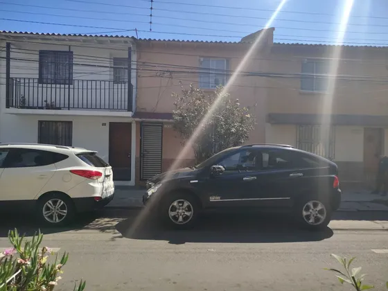 Amplia Vivienda En Poblacion Chile (68737)