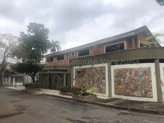 Trigal Sur Hermosa Casa Tres Niveles En Venta Ubicada En Valencia 22-25149 Eloisa Mejia