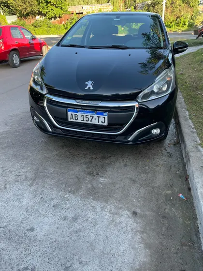 Peugeot 208 1.5 Allure Smeg