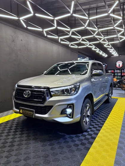 Toyota Hilux 2.8 Cd Srx 177cv 4x4