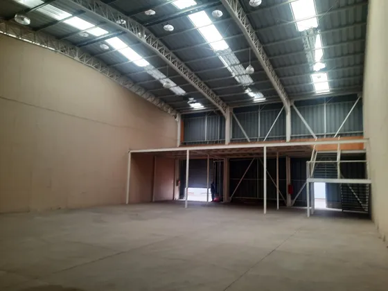 Bodegas Desde 560m2      Metro Barrancas / Tte Cruz