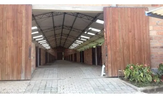 Venta Finca  La Ceja, 130.150 Mts, Con Pesebreras