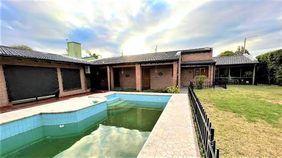 Venta Casa 5 Dorm  Pileta Granja De Funes Cordoba