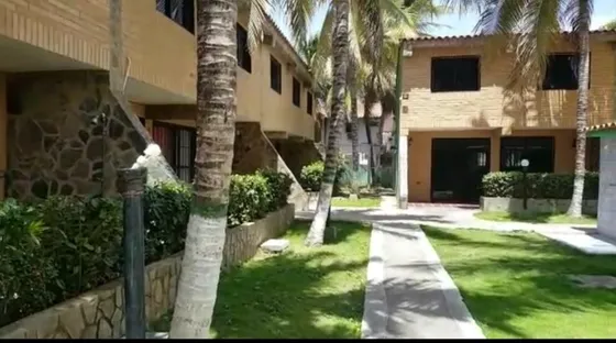 Townhouse En Res. Patio Sevillano Cod. Indith-006