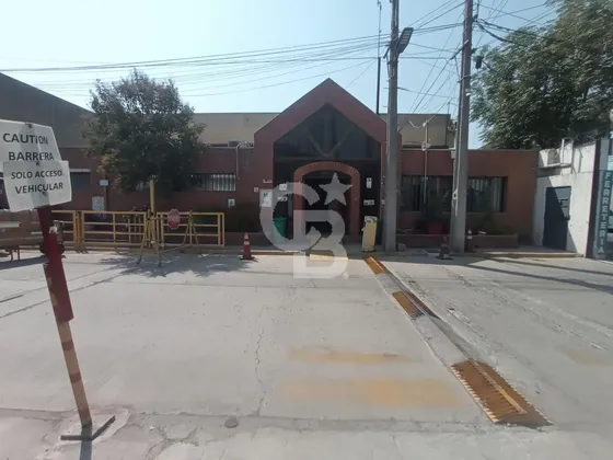 Bodega Con Oficinas Para Uso Comercial En Cerrillos