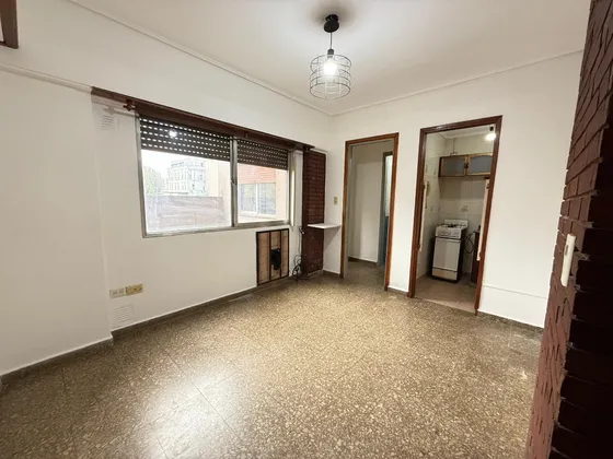 Departamento 2 Ambientes En Alquiler - Frente A La Estacion Monte Grande - Ubicación Privilegiada