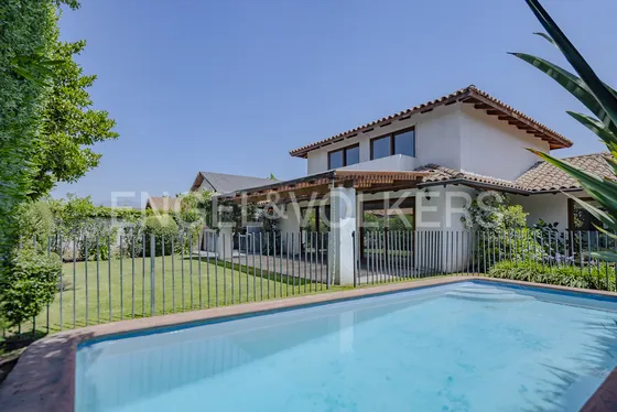 Casa Con Conectividad En Valle La Dehesa