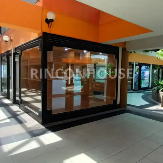 Local En Venta C.c. La Capilla Ii, Maracay
